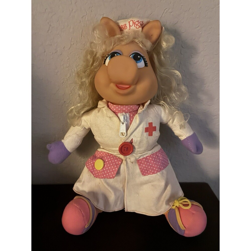 Miss Piggy, M.D. Muppets Plush Learn To Dress Doll Jim Henson Vintage 1990